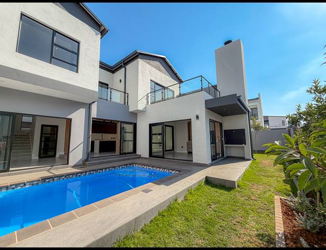4 BEDROOM FREESTANDING FOR SALE IN FOUNTAINBROOK ESTATE